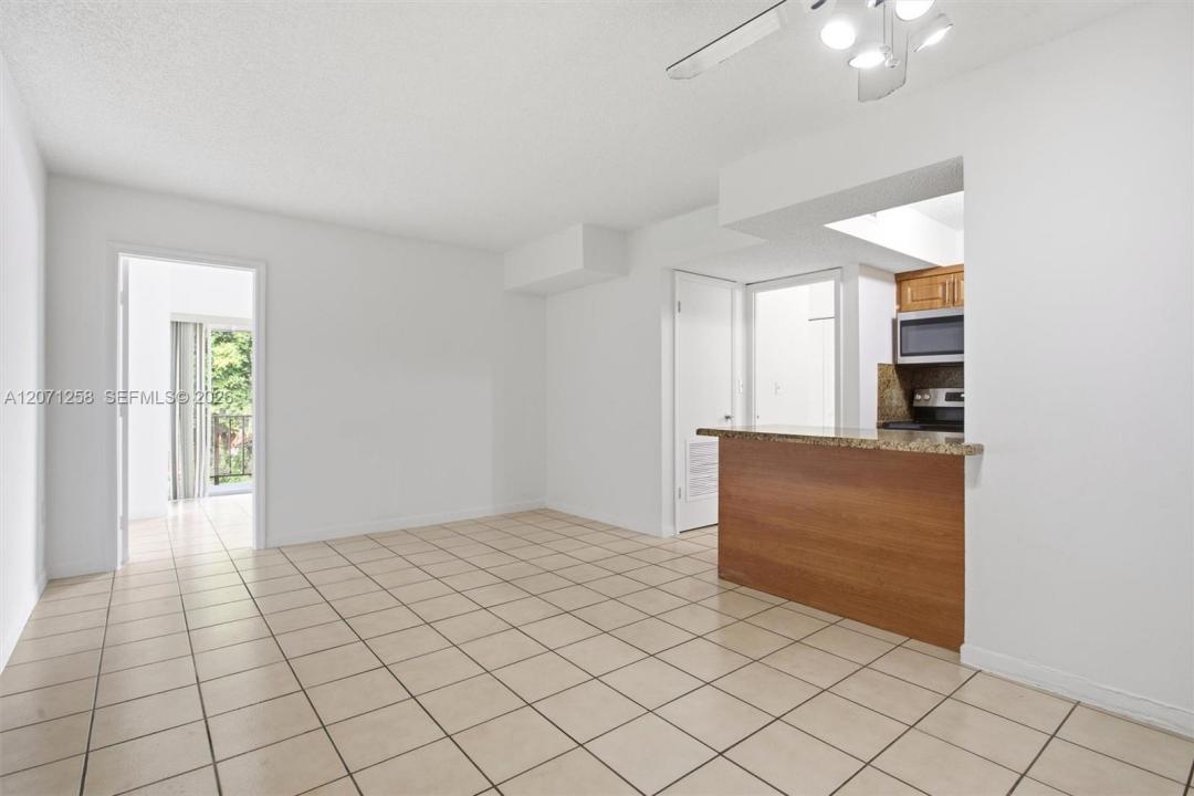 810 SW 129th Pl 209, Miami, Florida 33184, USA