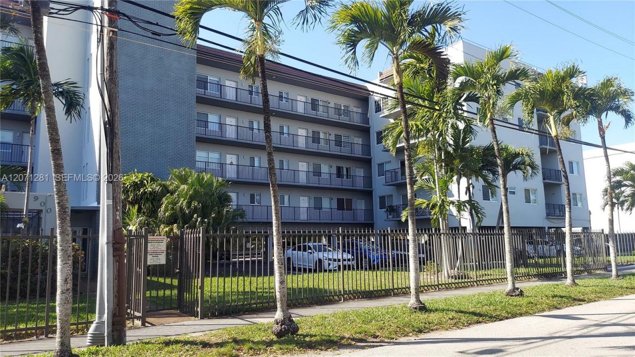 900 SW 84th Ave 301E, Miami, Florida 33144, Stati Uniti