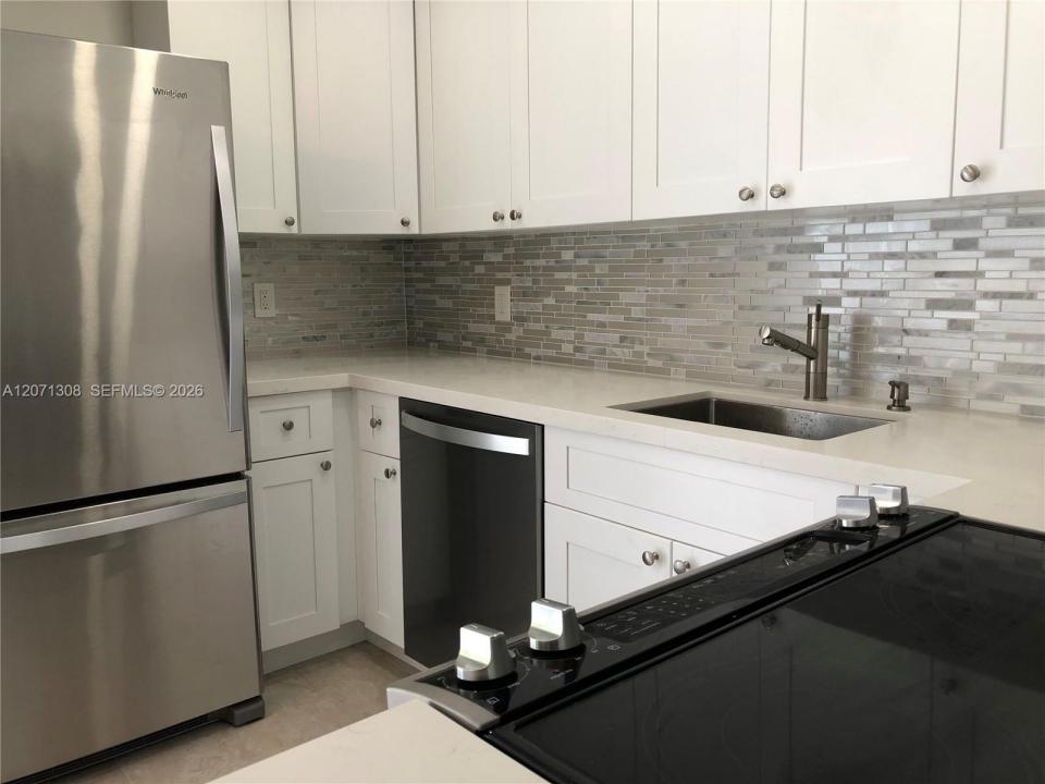 7801 NE 4th Ct 315, Miami, Florida 33138, Stati Uniti