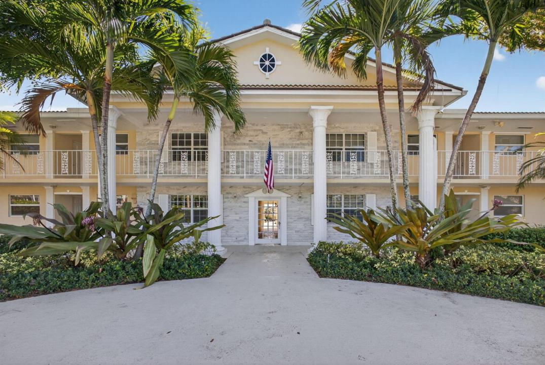 478 Tequesta Drive 204, Tequesta, Florida 33469, USA