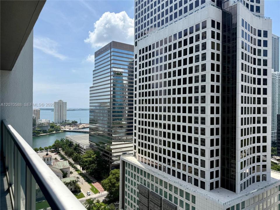 55 SE 6th St 2404, Miami, Florida 33131, USA