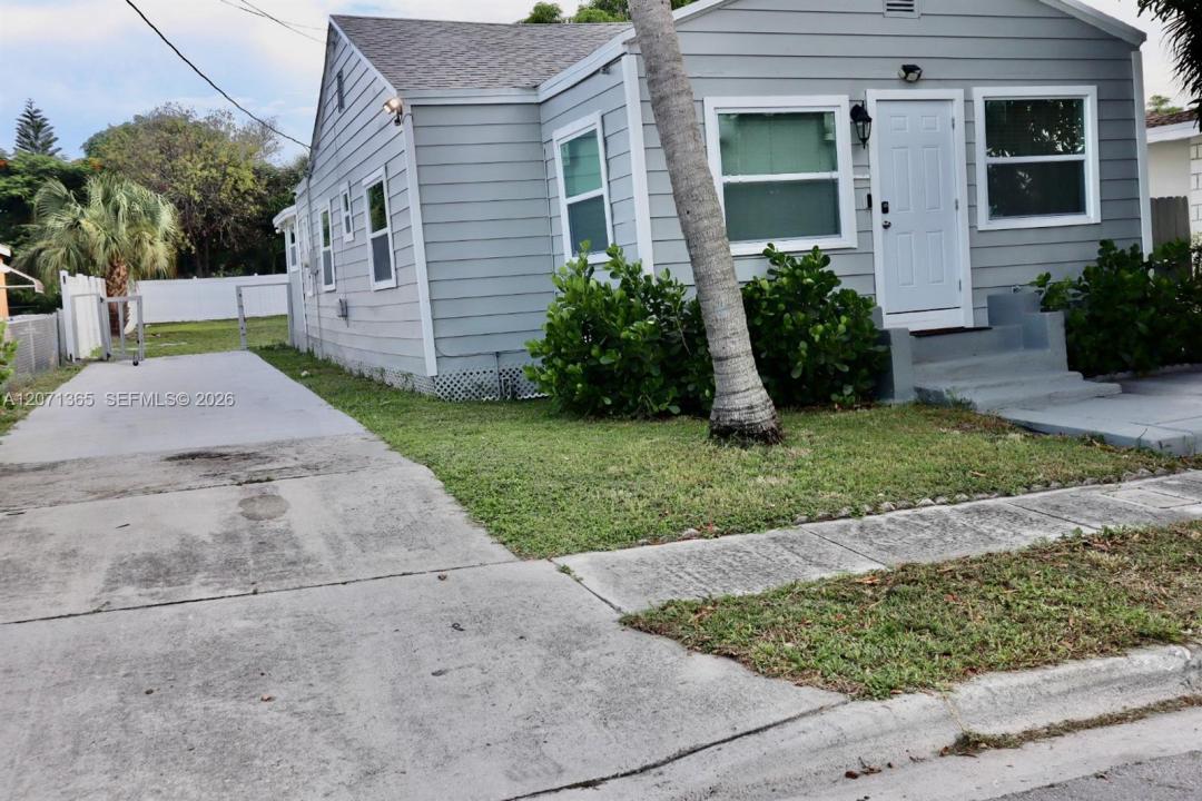 1112 11th St, West Palm Beach, Florida 33401, USA