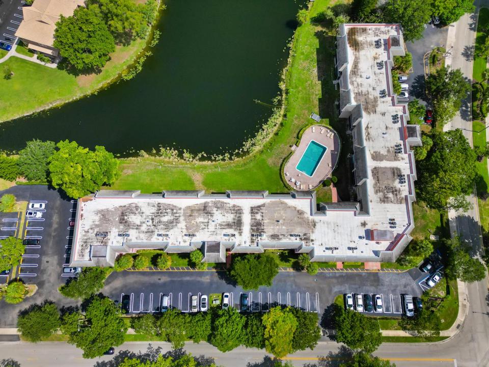 2850 Forest Hills Boulevard 211, Coral Springs, Florida 33065, USA
