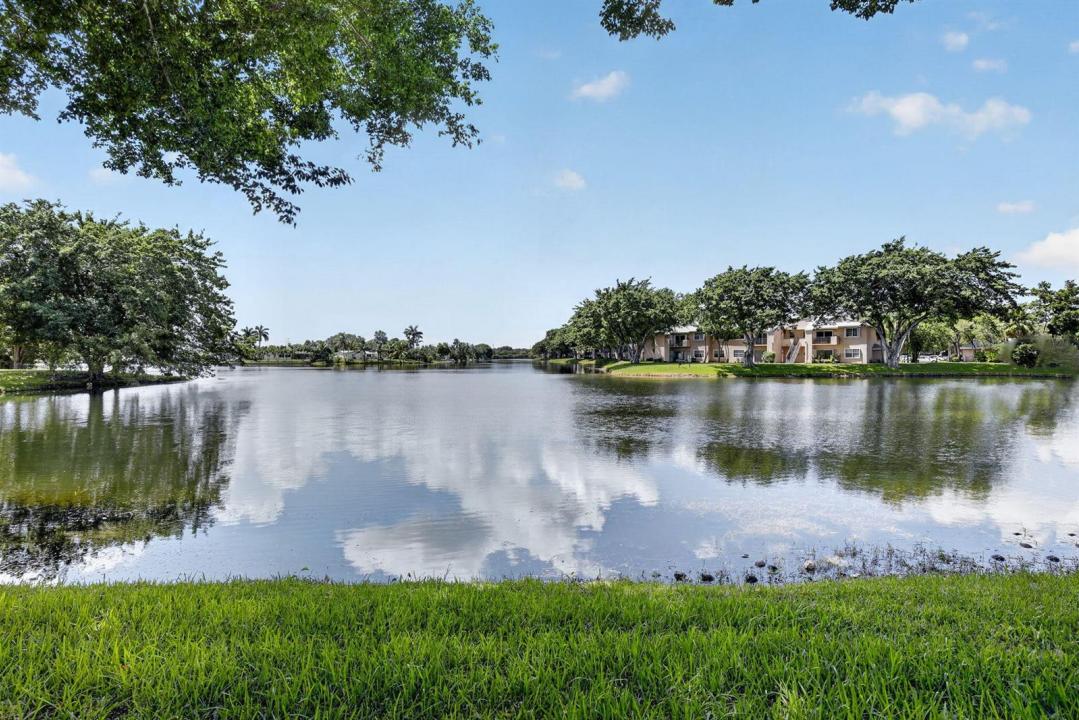 2361 NW 96TH Terrace 18K, Pembroke Pines, Flórida 33024, Estados Unidos