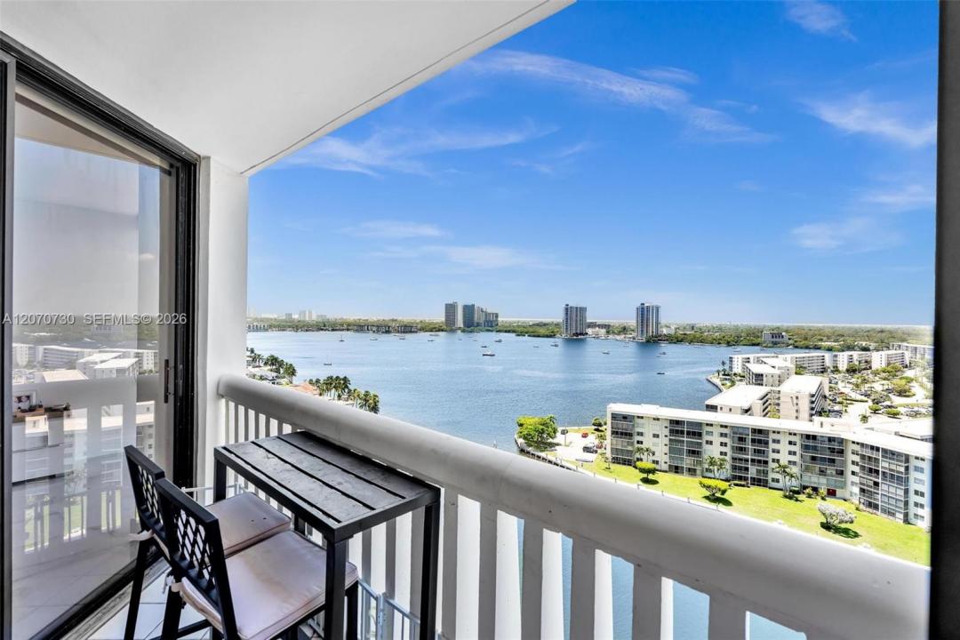 1000 W Island Blvd 1710, Aventura, פלורידה 33160, ארצות הברית של אמריקה