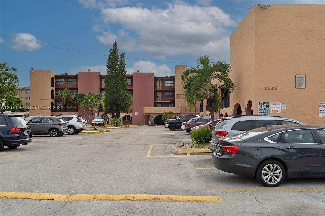 6620 W 2nd Ct 104, Hialeah, Florida 33012, Stati Uniti