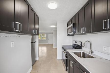 850 E Commercial Blvd 214B, Oakland Park, Florida 33334, USA