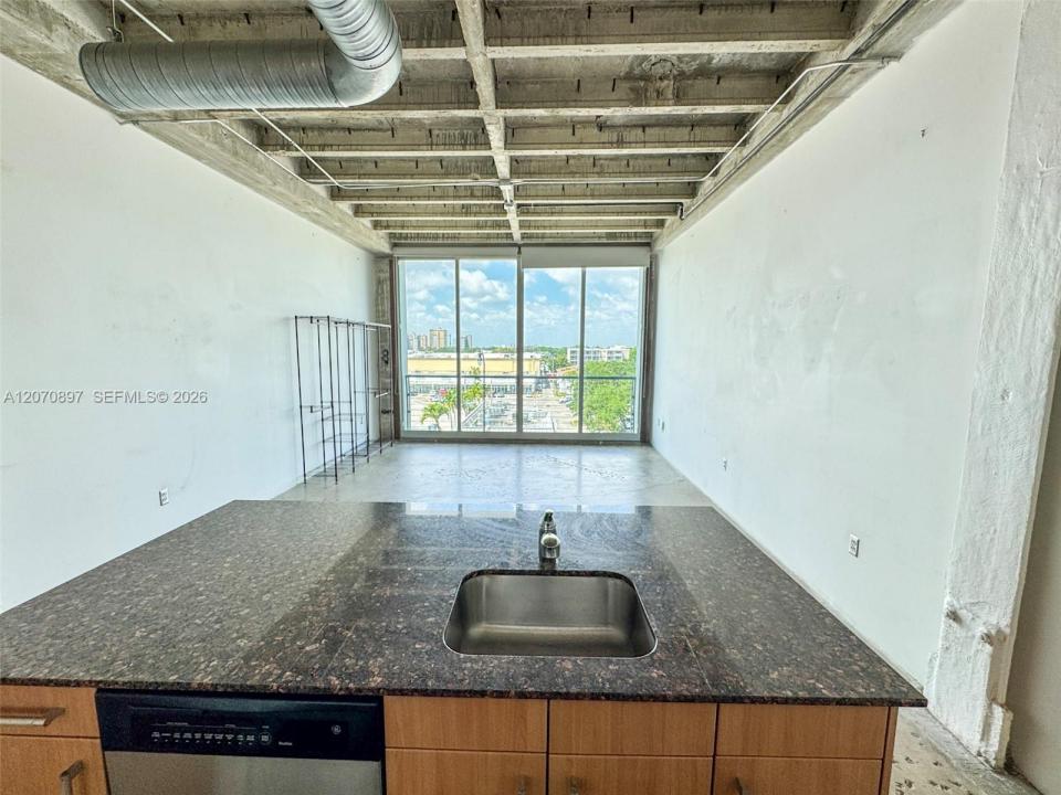 8101 Biscayne Blvd R-411, Miami, Florida 33138, Stati Uniti