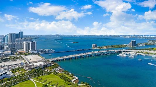 398 NE 5th St 2118, Miami, Florida 33132, USA
