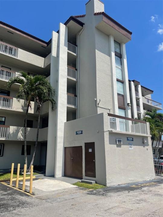 10290 NW 9th St Cir 113, Miami, Florida 33172, Stati Uniti
