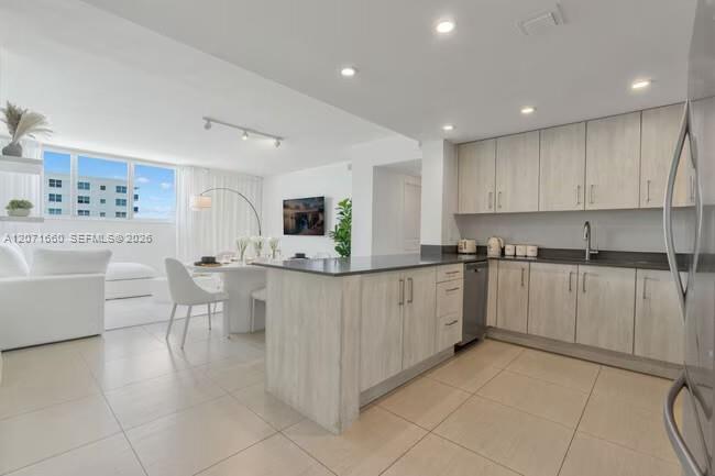 7525 E Treasure Dr 410, North Bay Village, Floride 33141, États-Unis