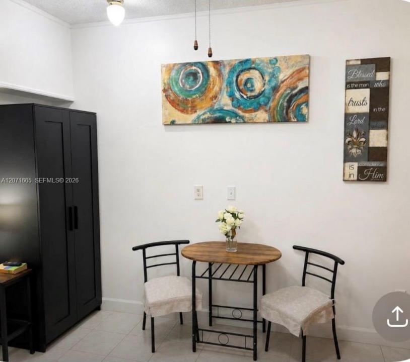 3054 NW 18TH ST 2, Miami, Florida 33125, Stati Uniti