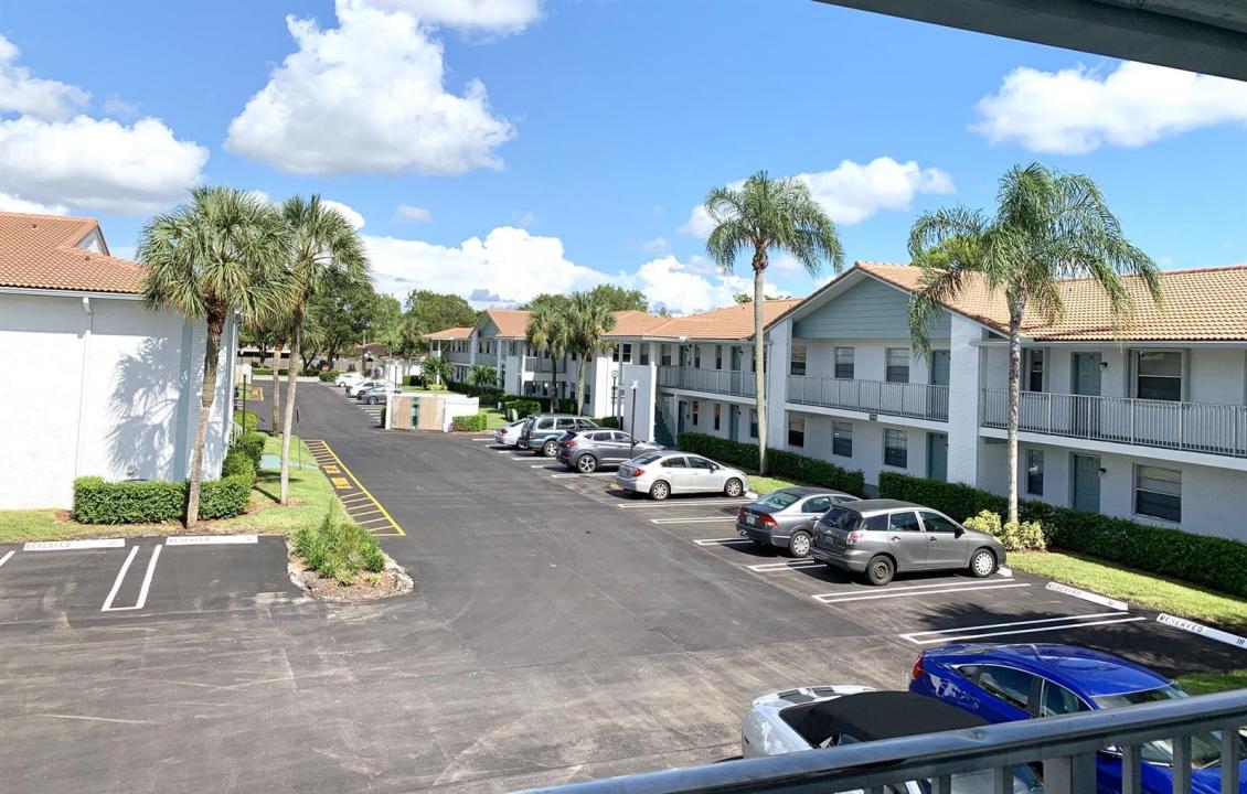 2750 Forest Hills Boulevard 208, Coral Springs, Floryda 33065, USA