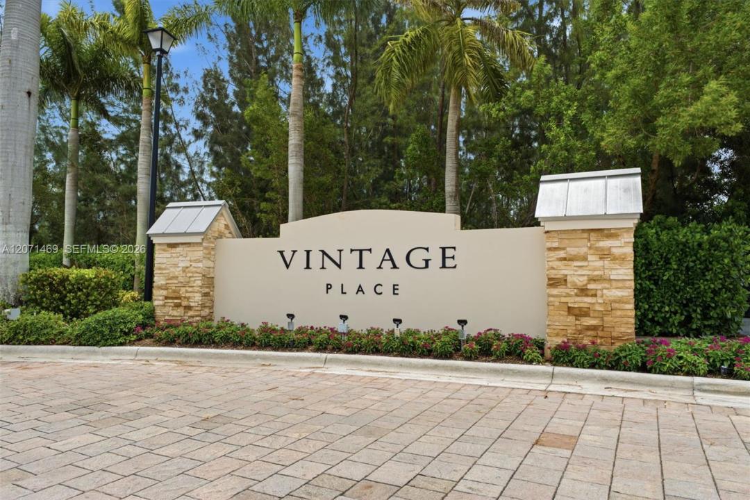 7042 NW 103rd Path, Doral, פלורידה 33178, ארצות הברית של אמריקה