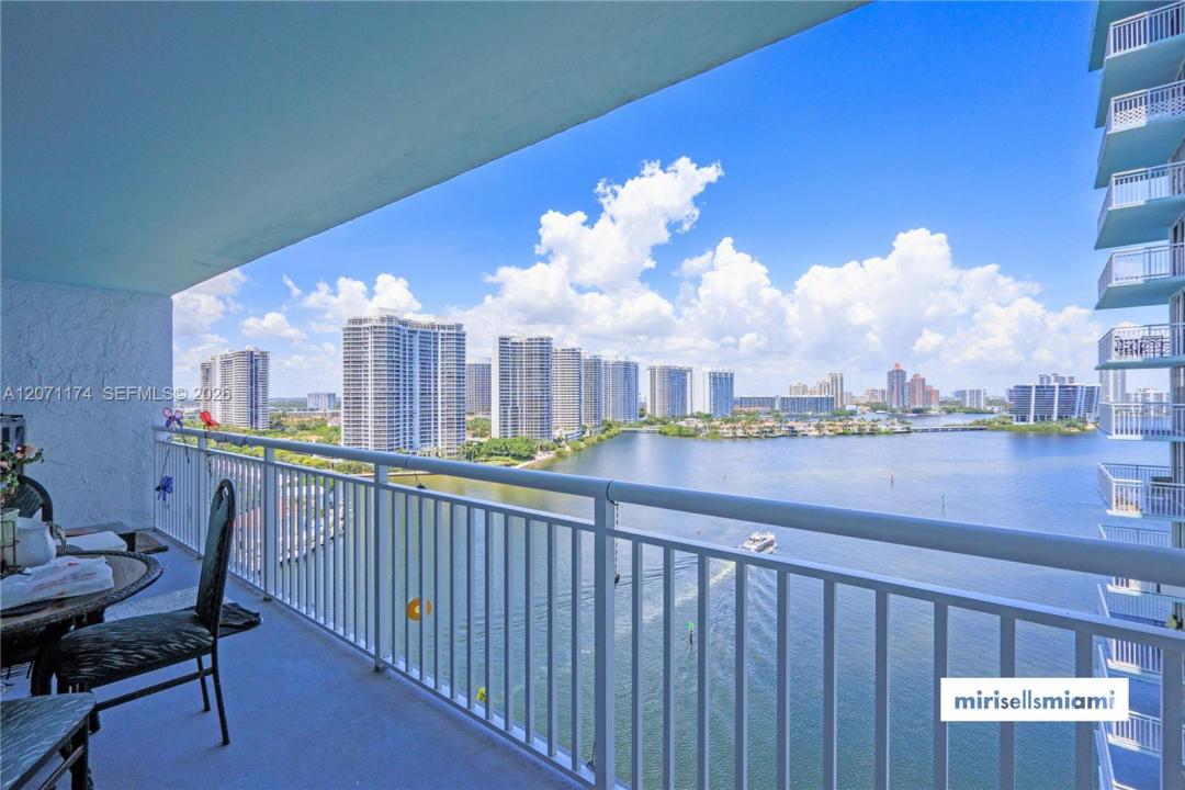 301 174th St 1901, Sunny Isles Beach, Florida 33160, Stati Uniti