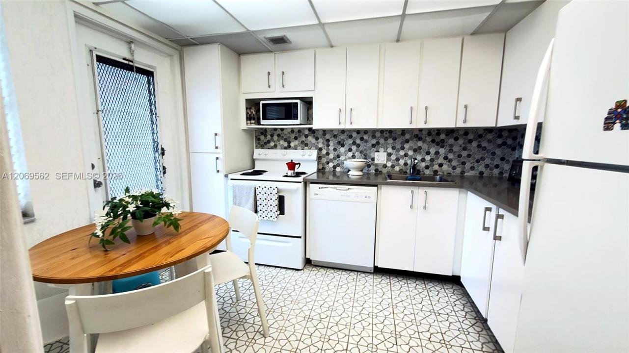 2950 N Palm Aire Dr 605, Pompano Beach, Floride 33069, États-Unis