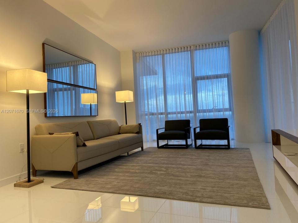 851 NE 1st Ave 2501, Miami, Floride 33132, États-Unis