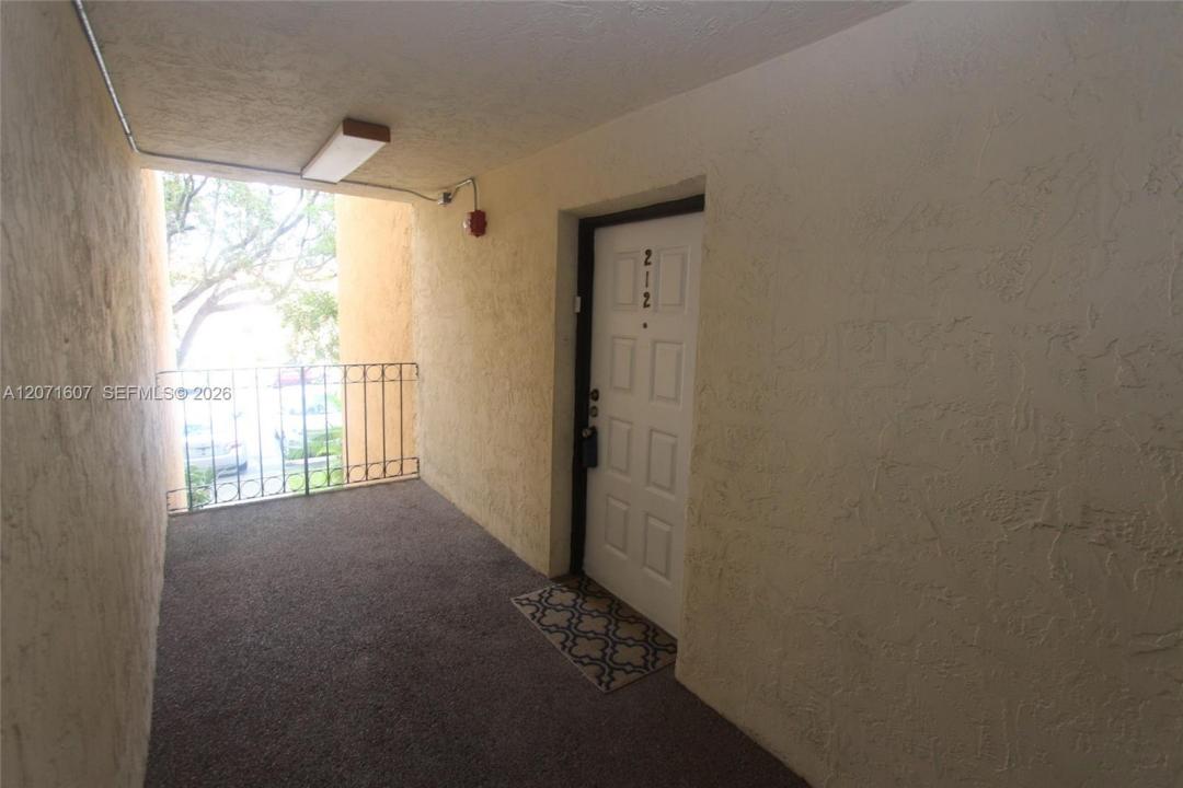 8005 Lake Dr 212, Doral, Florida 33166, Stati Uniti