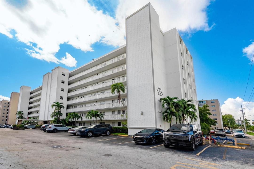 1000 NE 12TH Avenue 104, Hallandale Beach, Florida 33009, USA