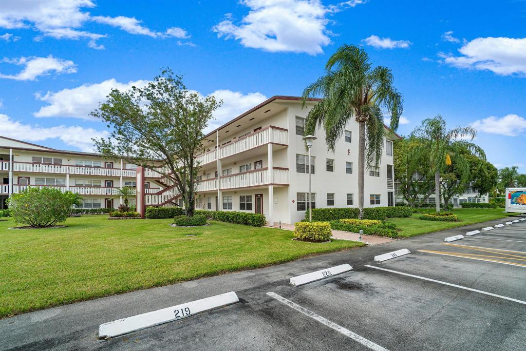 224 Fanshaw F, Boca Raton, Florida 33434, USA