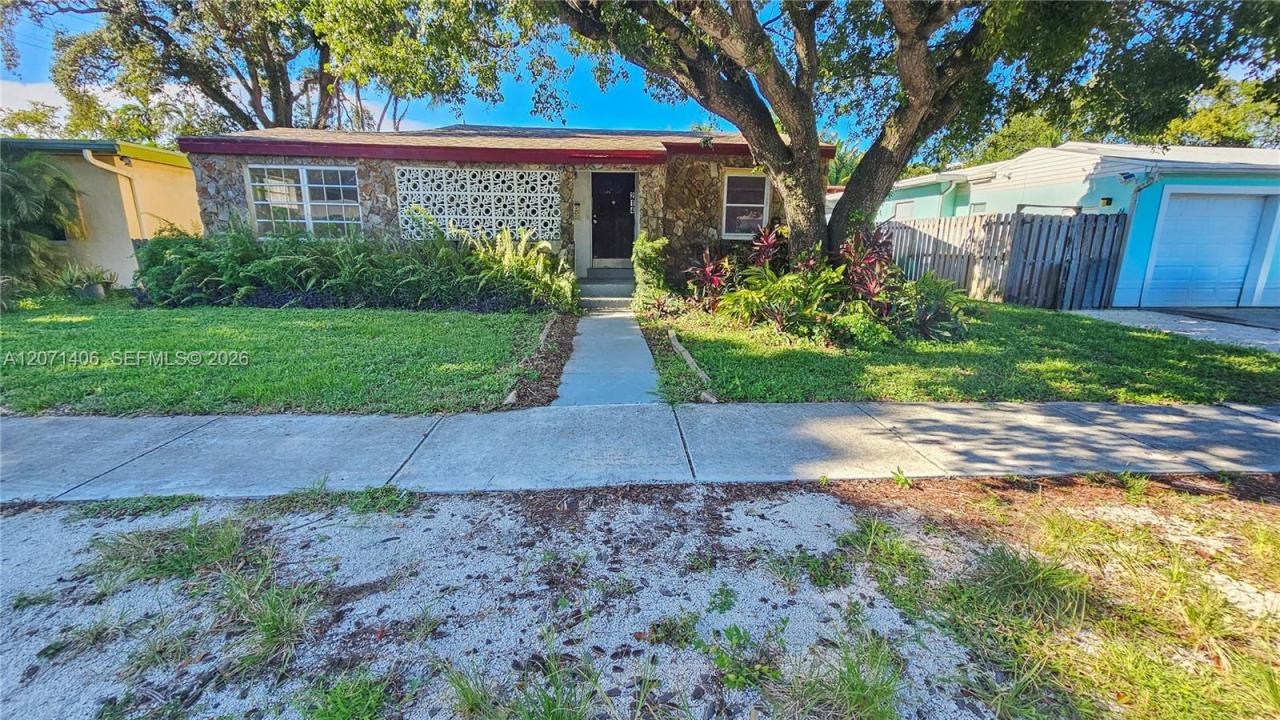 214 SW 2nd Pl, Dania Beach, Florida 33004, Stati Uniti