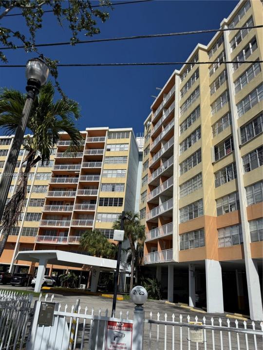 2025 NE 164th St 707, North Miami Beach, 플로리다 33162, 미국