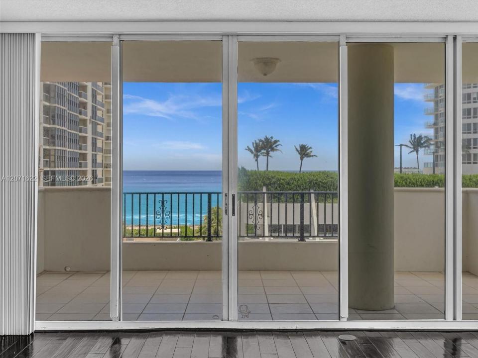 6422 Collins Ave 501, Miami Beach, Floride 33141, États-Unis