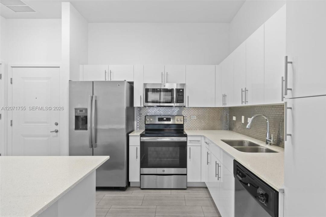 1776 POLK ST 803, Hollywood, Florida 33020, USA