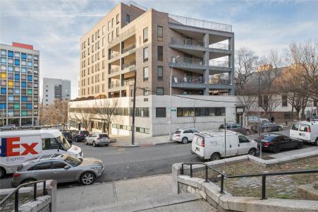 545 166th Street E, New York, New York 10456, États-Unis