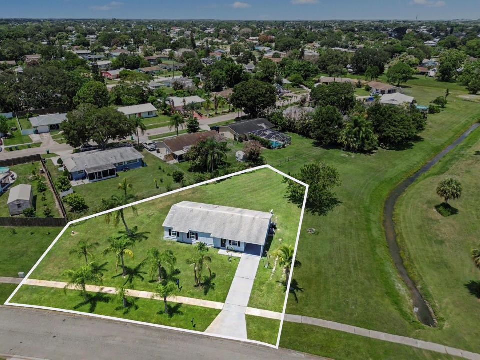 502 NE Solida Circle, Port St. Lucie, Floride 34983, États-Unis
