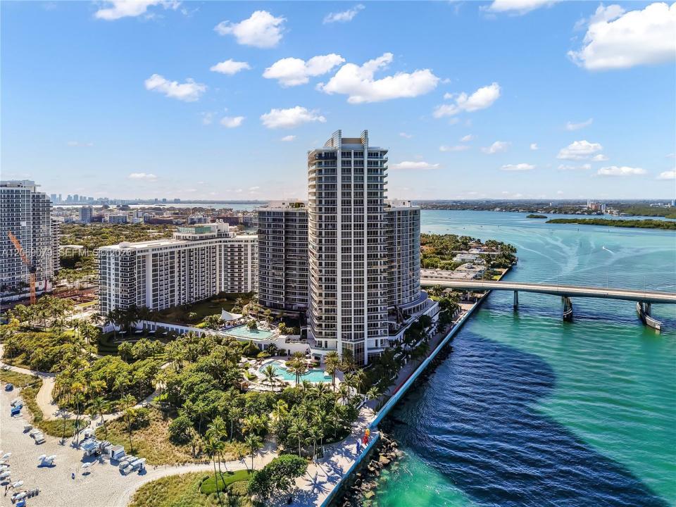 10295 Collins Ave 402, Bal Harbour, Floride 33154, États-Unis