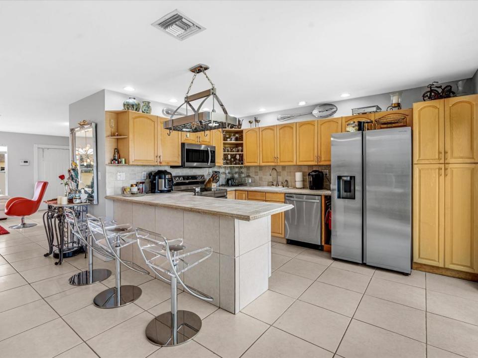 3370 BEAU RIVAGE Drive 3A, Pompano Beach, Florida 33064, USA