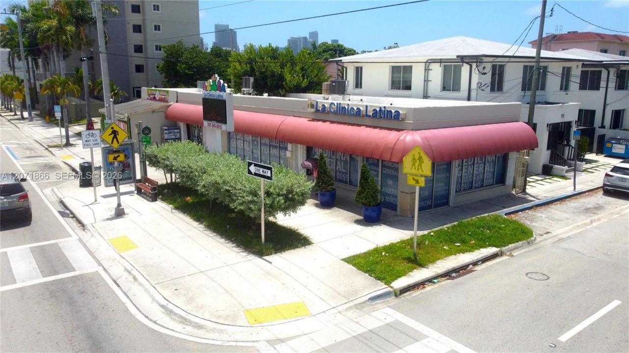 1058 SW 1st St, Miami, Floride 33130, États-Unis