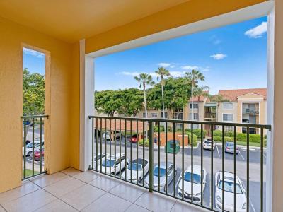 135 YACHT CLUB Way 305, Hypoluxo, Florida 33462, USA