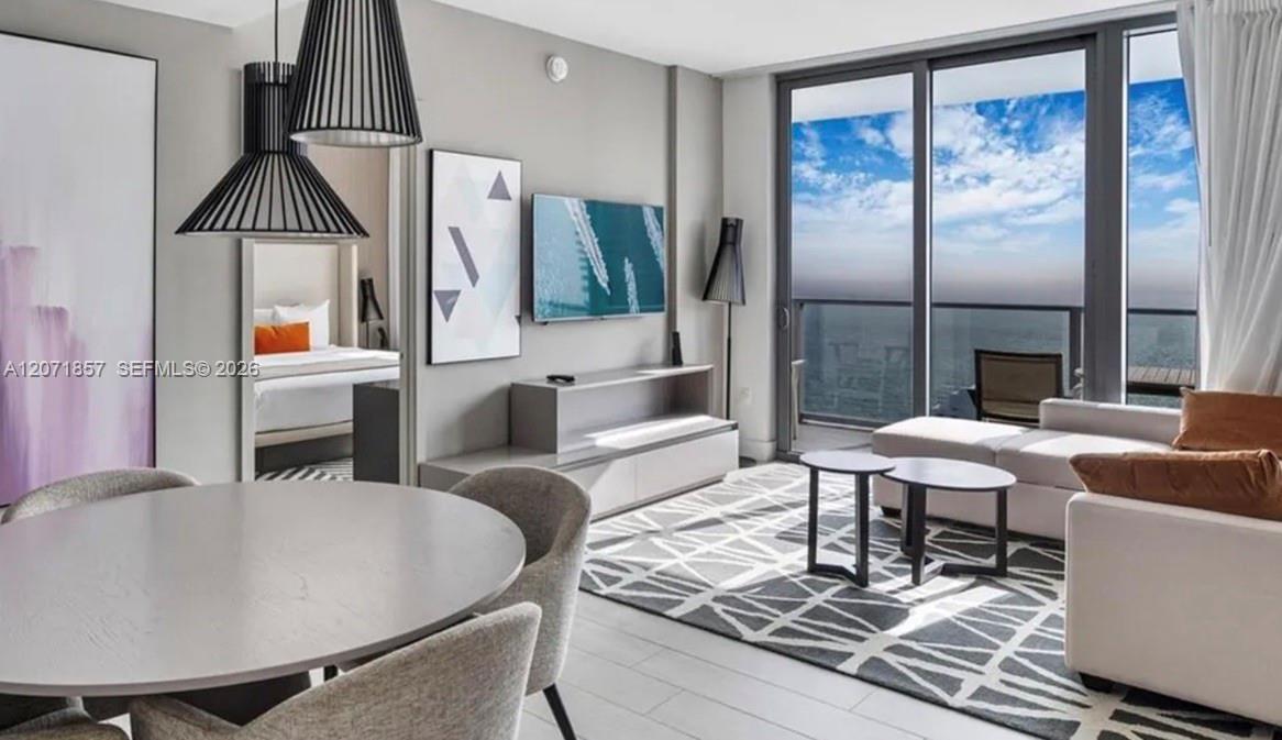 4010 S Ocean Dr R2007, Hollywood, Florida 33019, USA