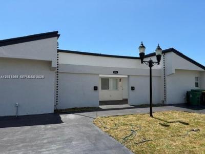 206 NE 1st Ct 1 North, Dania Beach, Florida 33004, USA