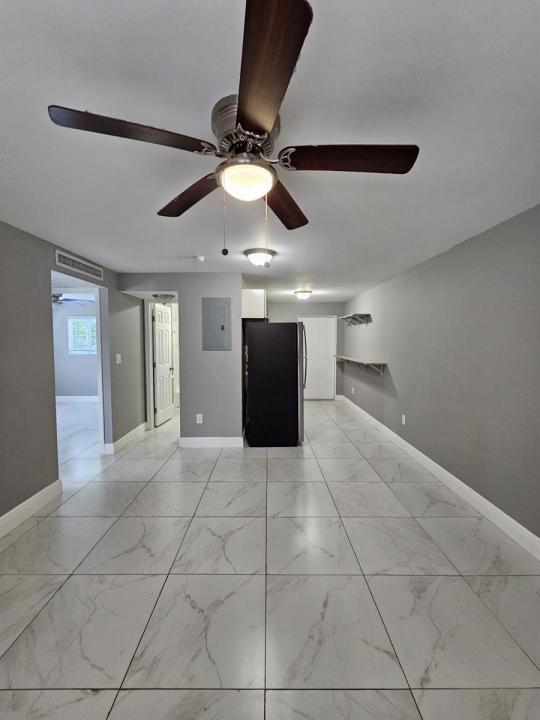 933 W 7th Street A, Riviera Beach, Floryda 33404, USA