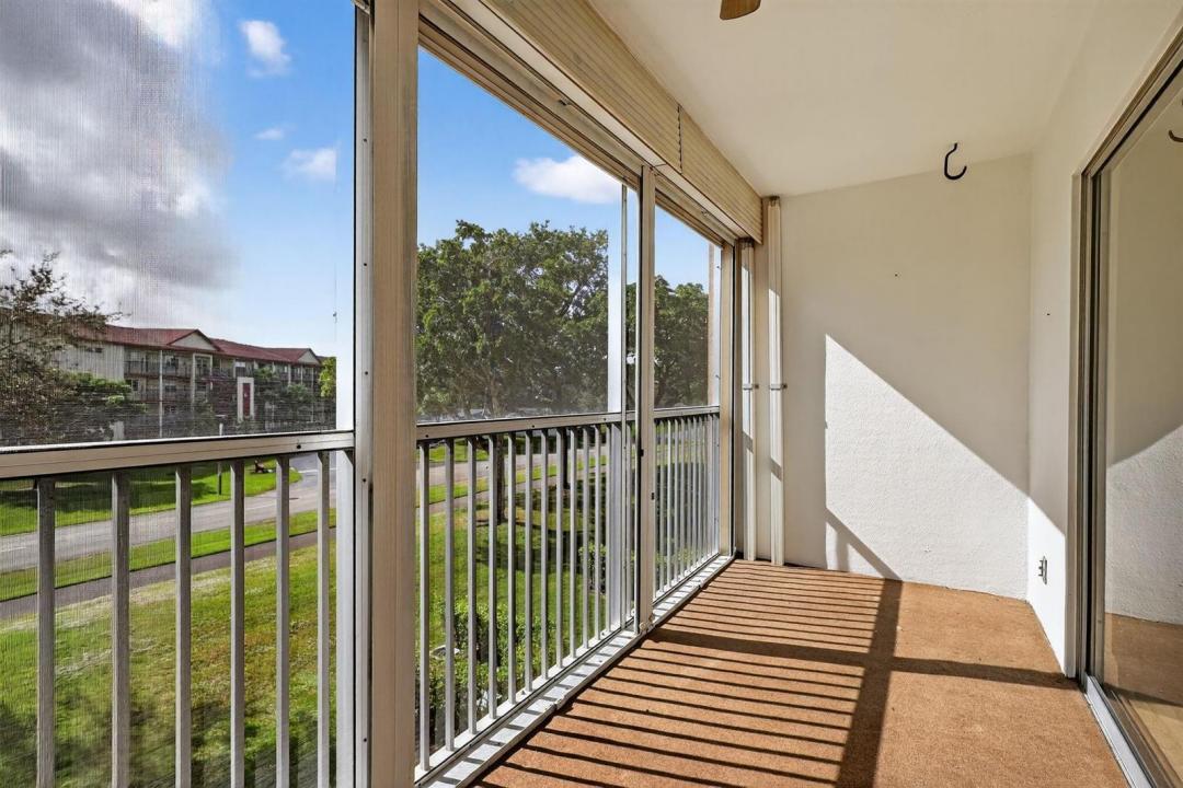 12750 SW 4TH Court 307J, Pembroke Pines, Floride 33027, États-Unis