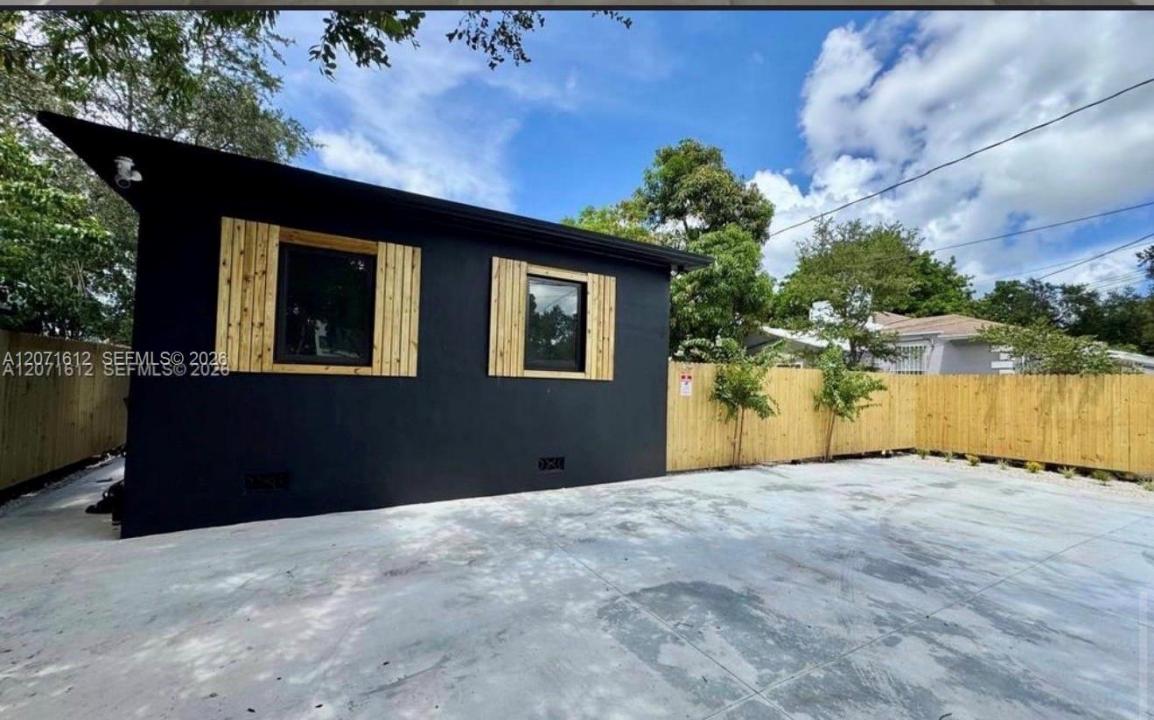 3 NE 70TH ST 1, Miami, Florida 33138, USA