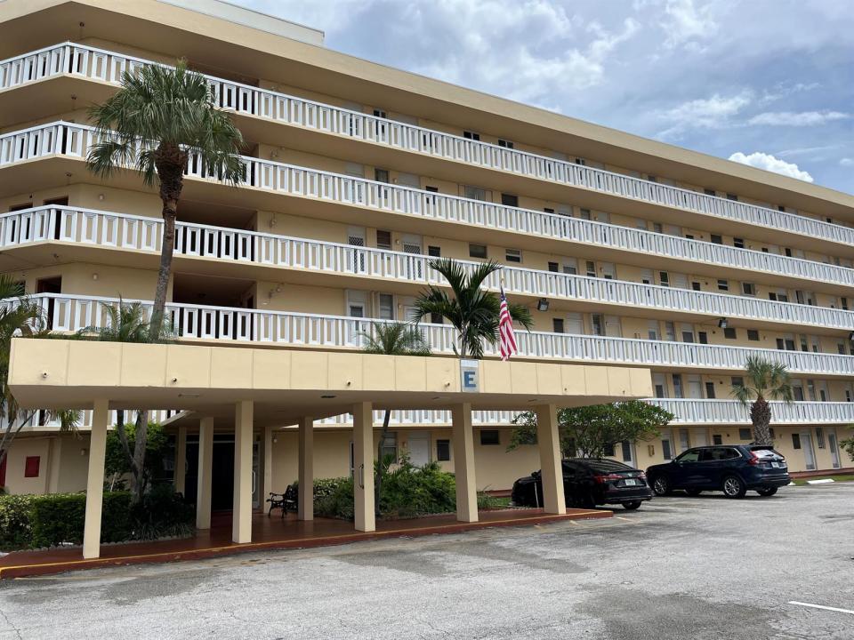 2930 POINT EAST Drive E203, Aventura, Florida 33160, USA