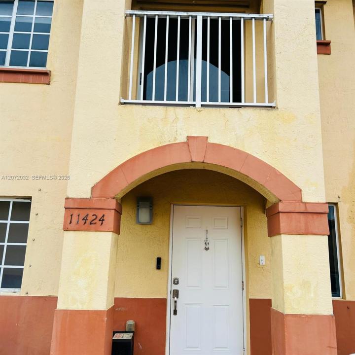 11424 NW 94th Pl 7, Hialeah Gardens, Florida 33018, USA