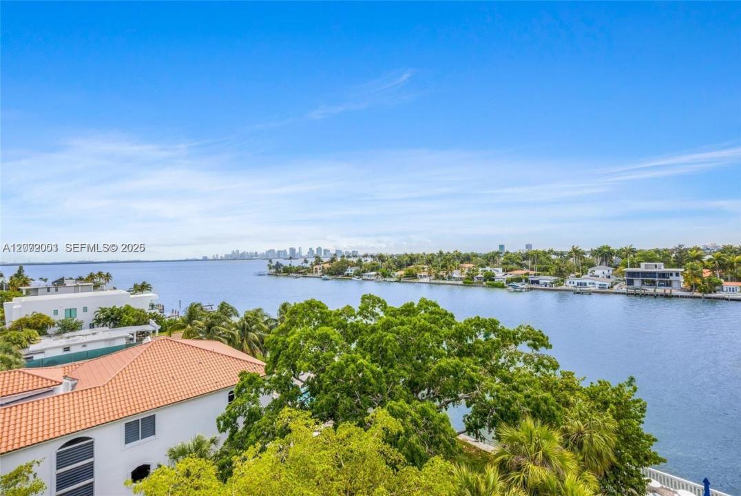1455 N Treasure Dr 7J, North Bay Village, Floride 33141, États-Unis