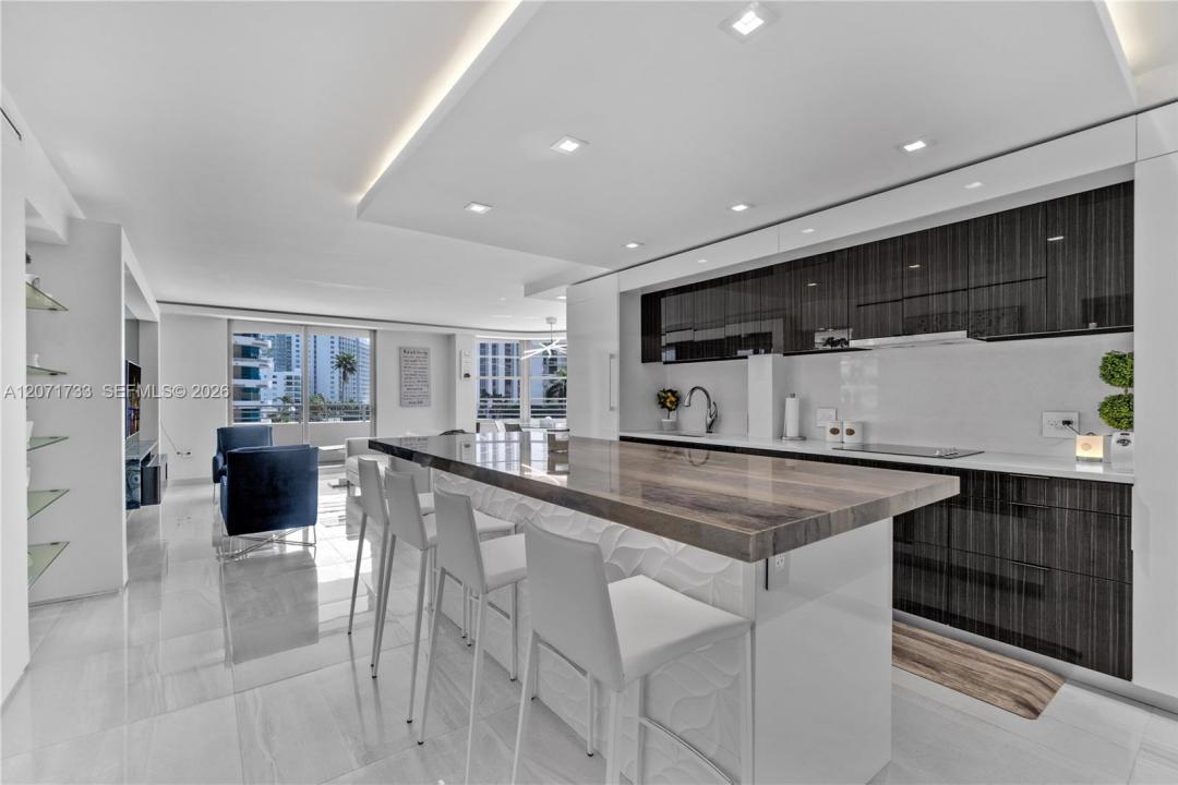 5555 Collins Ave 5A, Miami Beach, Florida 33140, Stati Uniti