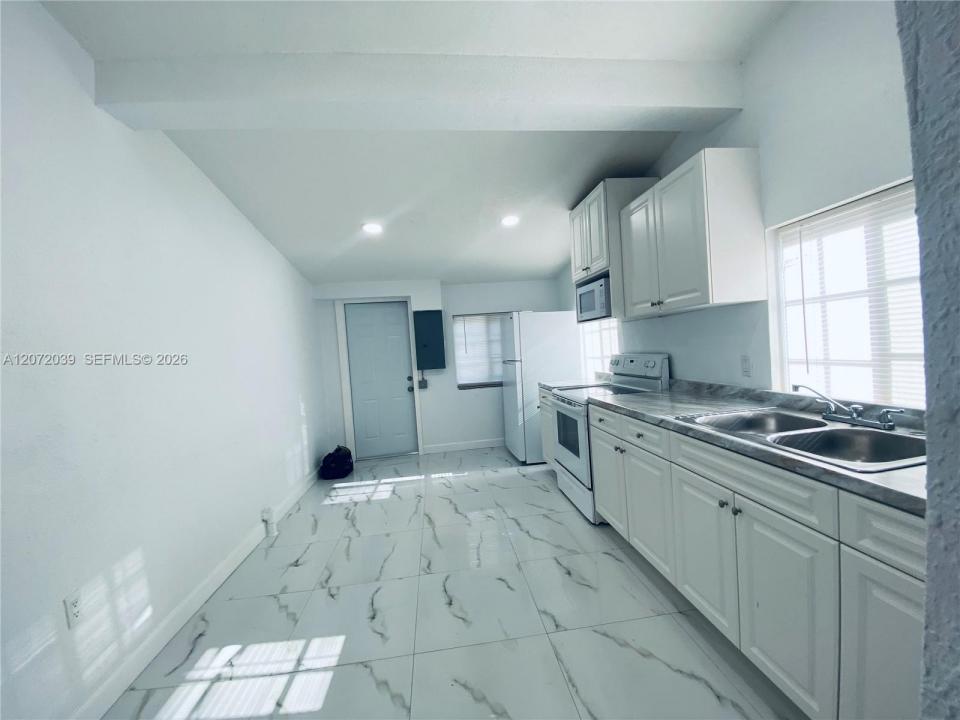 3100 NW 86th St Back, Miami, Floride 33147, États-Unis