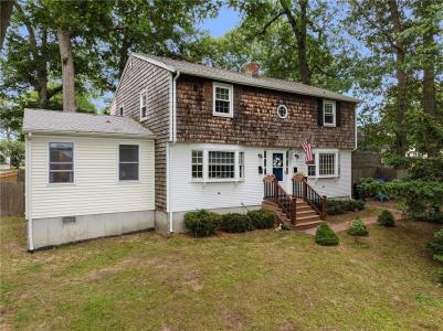 145 Oak Crest Drive, East Providence, Rhode Island 02915, USA