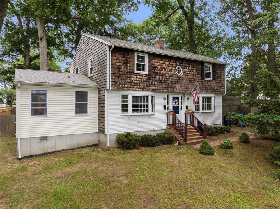 145 Oak Crest Drive, East Providence, رود ايلاند 02915, الولايات المتحدة