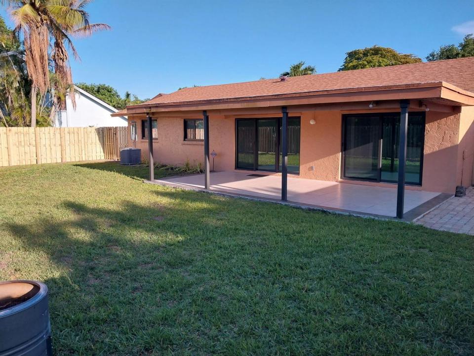 9321 NW 43RD S Manor, Sunrise, Floride 33351, États-Unis