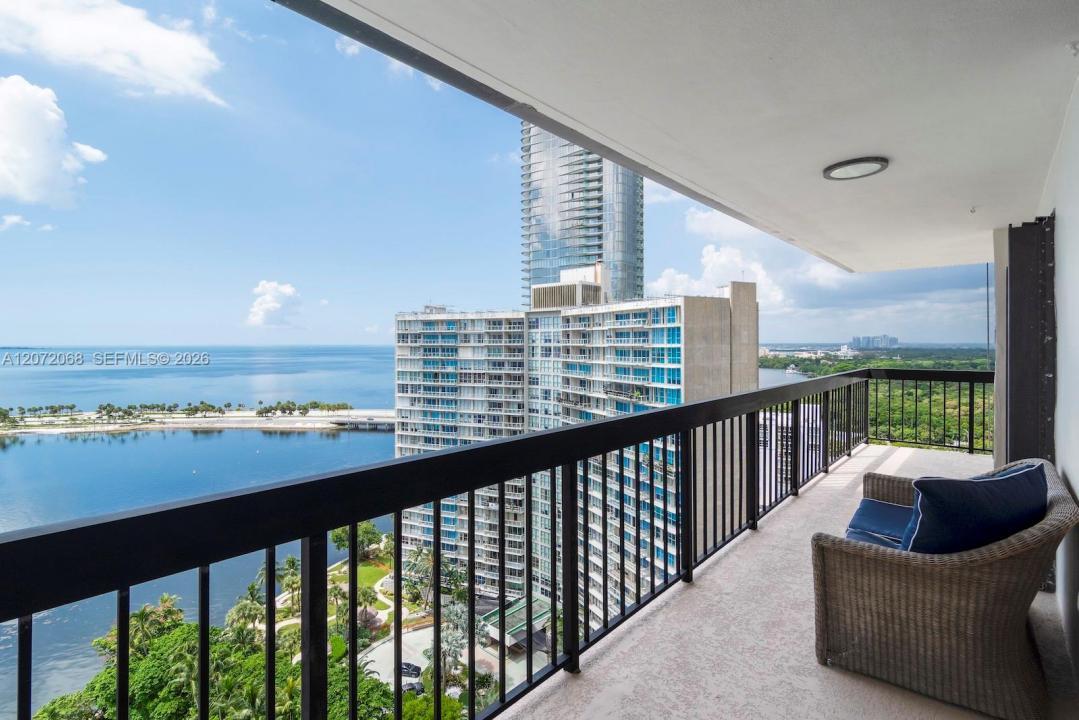 2333 Brickell Ave 2212, Miami, Florida 33129, Stati Uniti