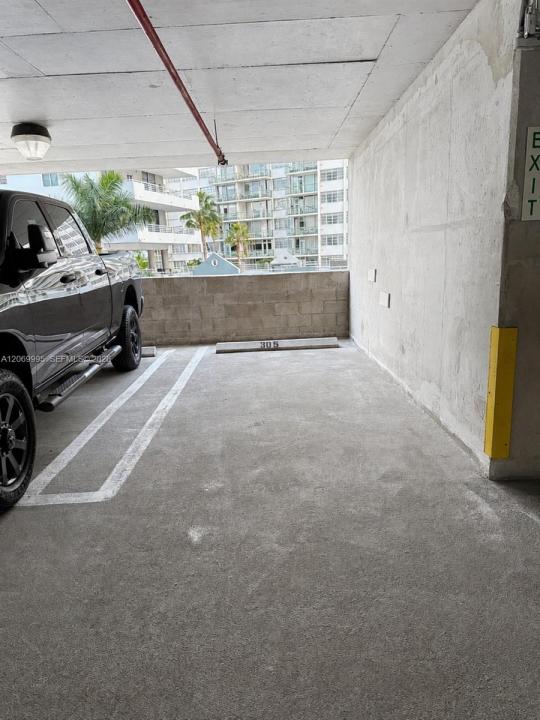 218 SE 14th St TS107, Miami, Floride 33131, États-Unis