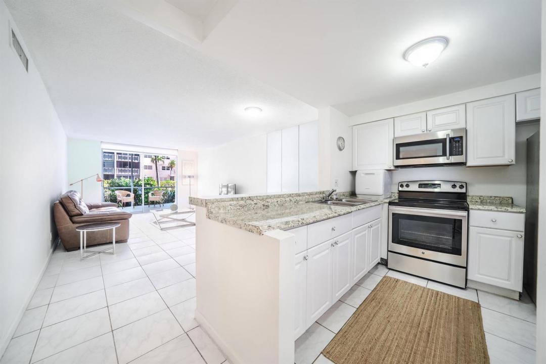 501 NE 14TH Avenue 103, Hallandale Beach, Floride 33009, États-Unis
